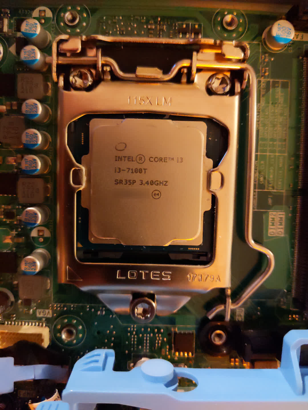 Closeup of the
		CPU in a dell optiplex 3050 micro.